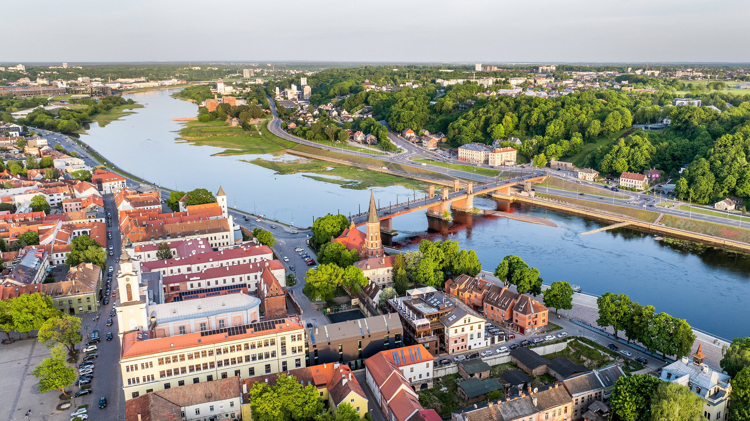 Kauno miesto savivaldybė Pradedamas įgyvendinti projektas „Perėjimas nuo institucinės globos prie bendruomenės paslaugų Sostinės regione, Vidurio ir vakarų Lietuvos regione“