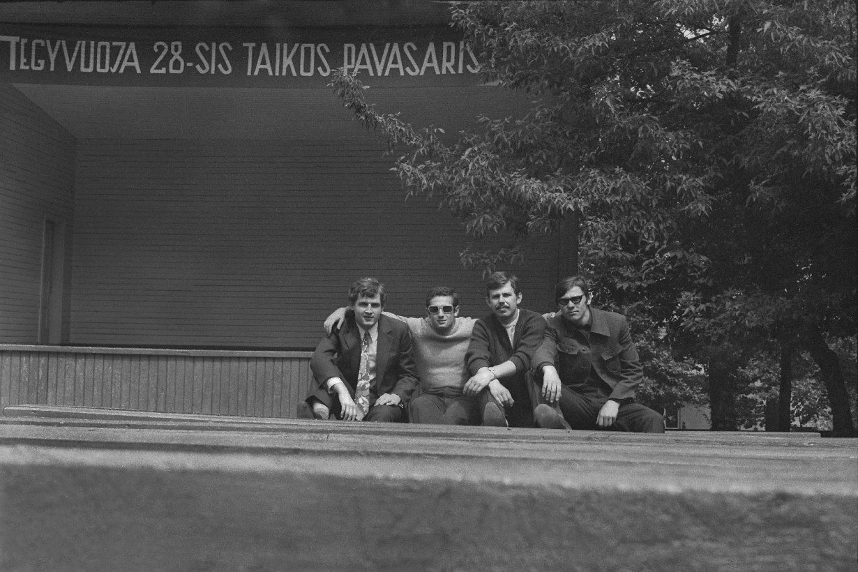 Paskutinis klasės draugų susitikimas Šiaulių vasaros estradoje