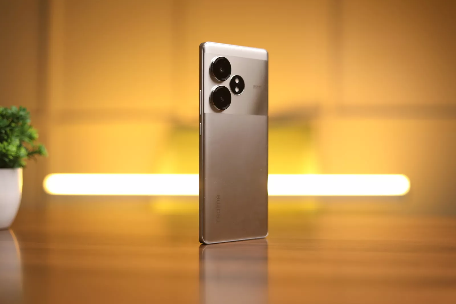 „Realme GT 6T“ apžvalga: visų amatų lizdas