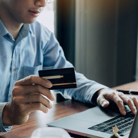 Ką reikia žinoti apie atsakingą skolinimąsi internetu?